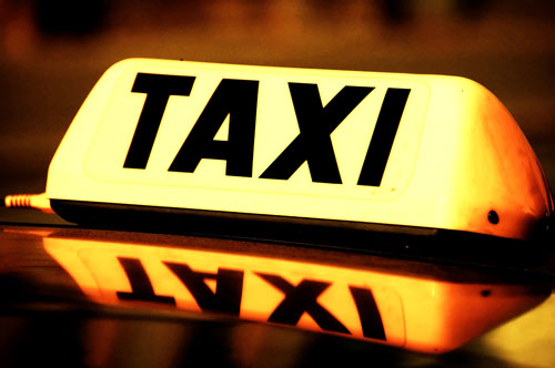 โชเฟอร์แท็กซี่ตายปริศนาในรถที่สุวรรณภูมิ 