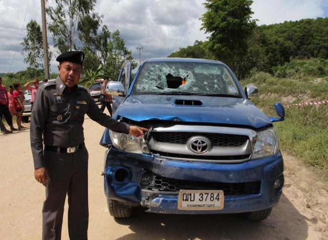 พ่อตาเหี้ยม! ยัวะเขยทุบตีลูกสาวชักปืนยิงขับรถเหยียบซ้ำ 