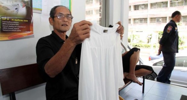 พ่อรับศพพริตตี้นำชุดขาวที่ลูกชอบมาให้ใส่