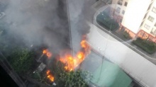 ข่าวด่วน !! ไฟไหม้บ้าน หลังสถานทูตรัสเซีย ลุกลามแล้ว 4 หลัง จนท.อยู่ระหว่างเร่งระงับเหตุ