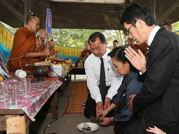 ครบรอบ 1 ปี อุบัติเหตุสะเทือนขวัญ เก๋งซีวิคขาว-รถตู้มธ.รังสิต-หมอชิต(1)