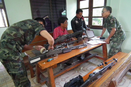 ยึดล็อตใหญ่ปืน-กระสุนสงครามชายแดนไทย-พม่า