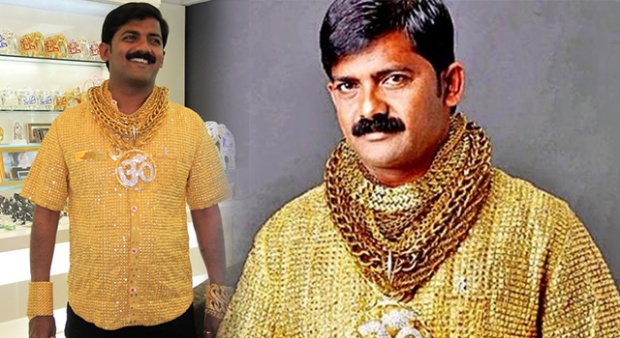 เศรษฐีเงินกู้ชาวอินเดีย!!! “เจ้าของเสื้อทองคำมูลค่า 7 ล้าน” ถูกกลุ่มชายฉกรรจ์รุมตีจนเสียชีวิต!!!