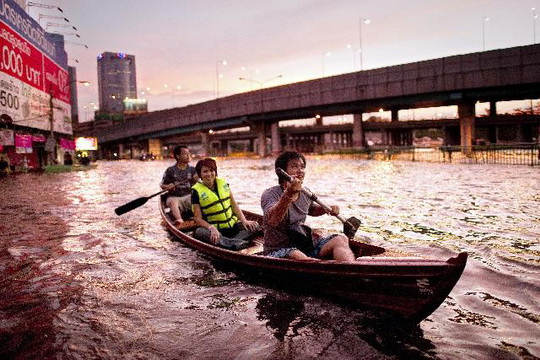 คพ.แจกเรือแลกขยะโฟม 12000 ใบนำร่องบางกรวย