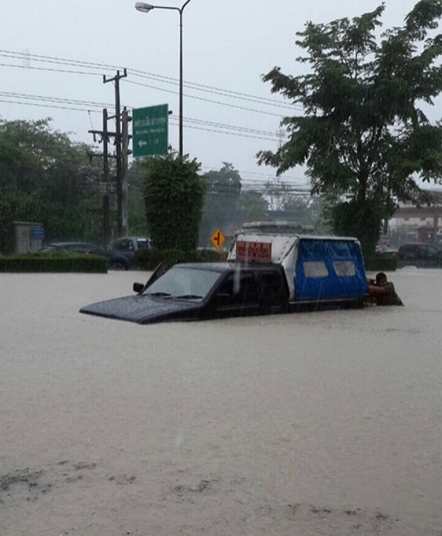 “หว่ามก๋อ” พ่นพิษ!! ระยอง-บ้านฉาง น้ำท่วมหนัก รร.สั่งปิดเรียน!!!