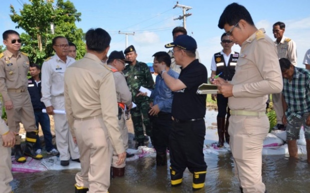 น้ำจากเพชรบูรณ์หลากถึงพิจิตร ทะลักท่วมอุโบสถเก่าแก่ อายุนับ 100 ปี