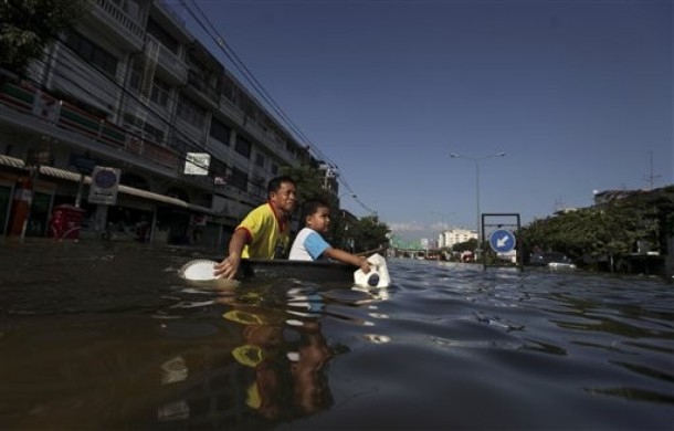 ประมวลภาพ น้ำท่วม 30 ต.ค. 54 