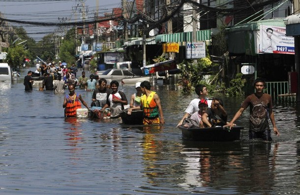 ประมวลภาพ น้ำท่วม 30 ต.ค. 54 