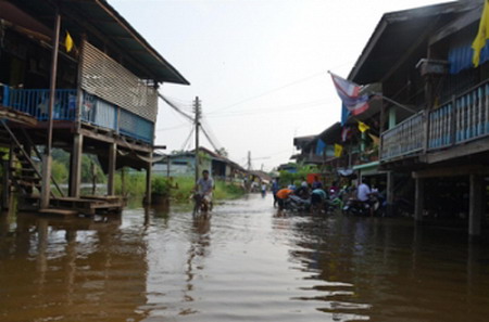 พิจิตรอ่วม! น้ำยมเอ่อท่วมชุมชน ต.ไผ่ท่าโพ อ.โพธิ์ประทับช้าง