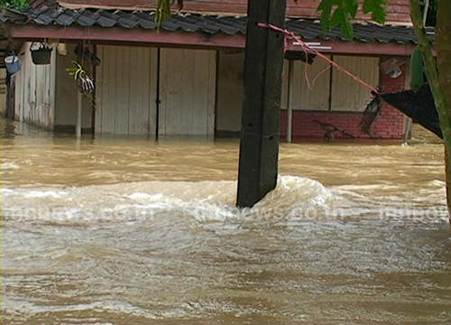 ฝนตกน้ำป่าไหลหลากท่วม3หมู่บ้านจันทบุรี