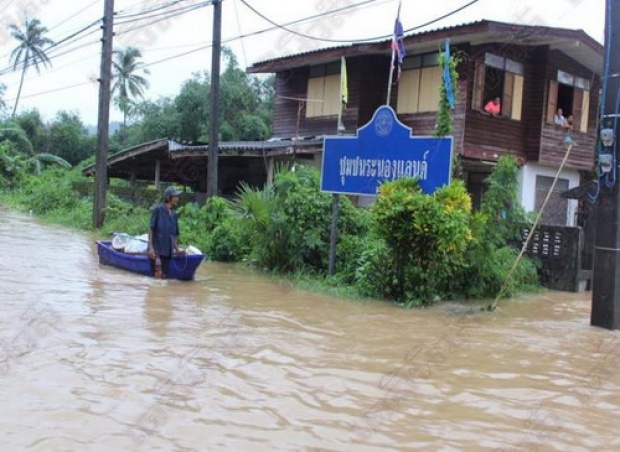 ฝนกระหน่ำน้ำท่วมเมืองระนอง