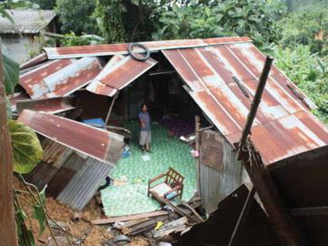 เบตงดินถล่ม-บ้านเรือนพังยับ