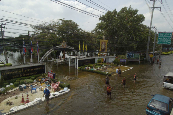 ชมภาพชุดนํ้าท่วม กทม.-นนท-ปทุม21ต.ค.54