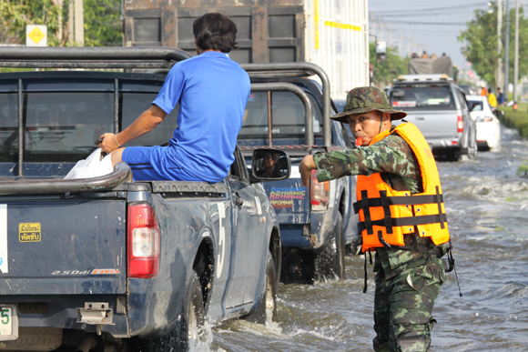 ชมภาพชุดนํ้าท่วม กทม.-นนท-ปทุม21ต.ค.54