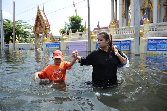 เราจะร่วมฝ่าฟันอุทกภัยไปด้วยกันดอนเมือง-เยาวราช 