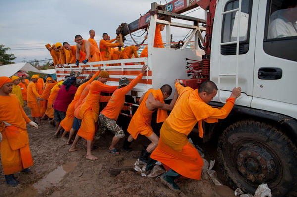 สื่ออเมริกันแพร่ภาพมหาอุทกภัยไทย 54 - แบงก์คอก อันเดอร์วอเทอร์!