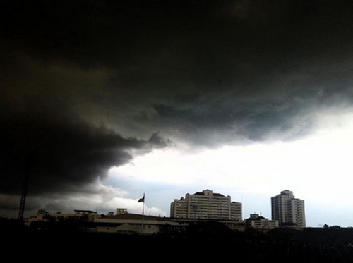 สมชาย-รอยล-อุตุฯ เตือนพายุ แกมี ประจำวันนี้จนถึงวันพรุ่งนี้