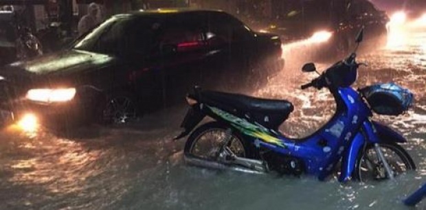 อ่วมเลย!!!พายุ หว่ามก๋อ ถล่มพัทยา น้ำท่วม การจราจรติดขัด!!