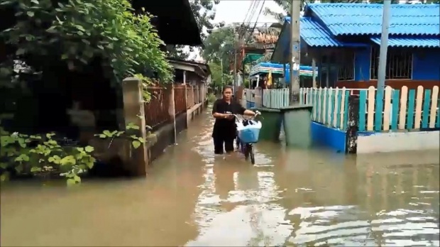 น้ำท่วมเกาะเกร็ดแล้ว ! ระดับน้ำเจ้าพระยาขึ้นสูง ชาวบ้านอ.ปากเกร็ด เดือนร้อนหนัก