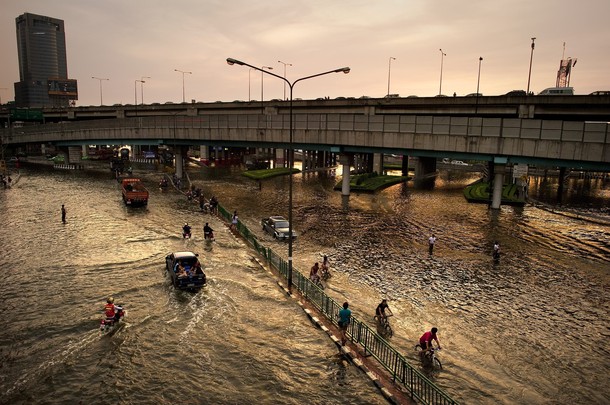 ประมวลภาพ น้ำท่วม 5 พ.ย. 54 @thaitvnews 