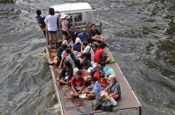 กินของแจก“ท้องเสีย”หามส่งรพ.อื้อ 