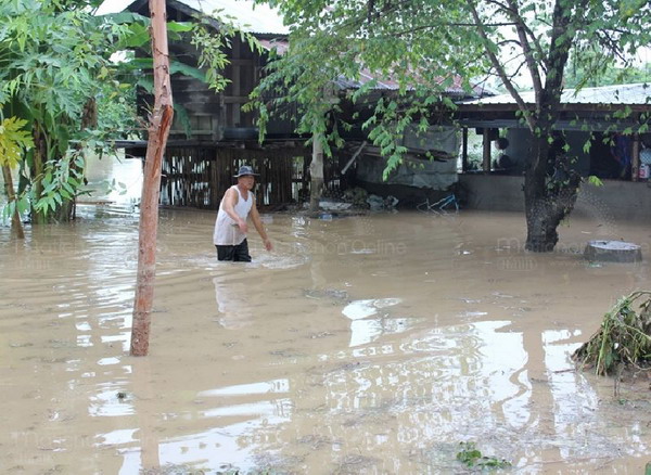 น้ำท่วมอุตรดิตถ์กว่า1.8พันหลังคาเรือนอ่วม