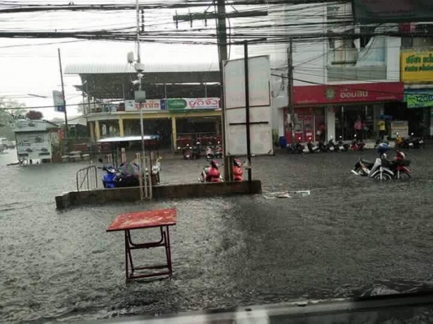 พายุฤดูร้อนเล่นงาน!!โคราช ฝนตกหนัก ลมแรง น้ำท่วม!!