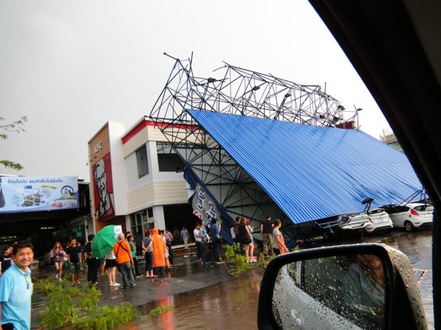 อุดรฯเละหนัก!!พายุซัดเสาไฟฟ้าล้มไฟดับทั้งเมือง