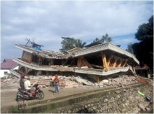 แผ่นดินไหว อินโดนีเซีย 6.5 เสียชีวิตอย่าน้อย 18 คนแล้ว