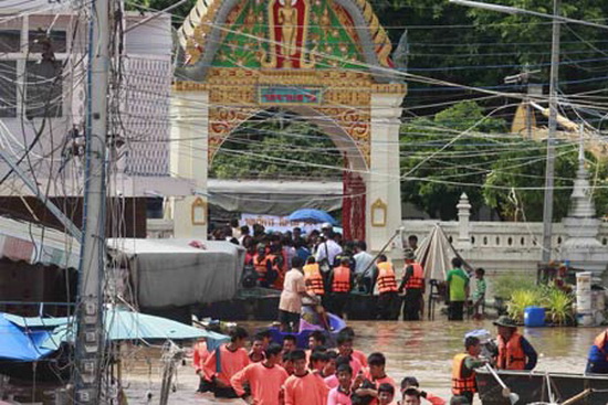 เร่งสูบน้ำออกสุโขทัยคืบแล้วกว่า 60% 