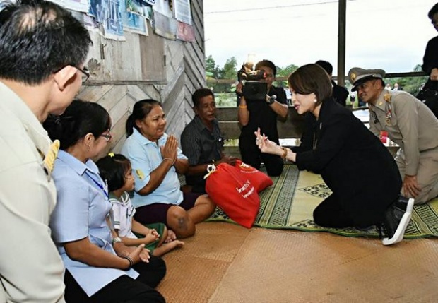 ปลื้มปิติ! ทูลกระหม่อมหญิงอุบลรัตน์ฯ เสด็จเยี่ยมผู้ประสบภัยด้วยพระองค์เอง!