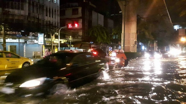 ต้อนรับเปิดเทอม! ฝนตกหนักน้ำท่วมขังหลายจุด ที่ไหนบ้างมาดูกัน!