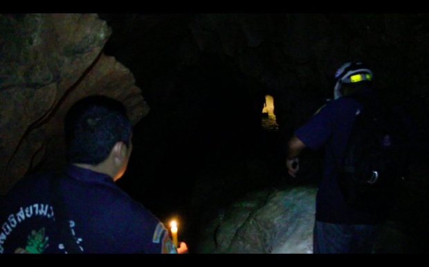 นักท่องเที่ยวต่างชาติหายตัว 7 วันในถ้ำหลวงแม่สาย เขียนข้อความทิ้งไว้ จนท.เร่งค้นหา!