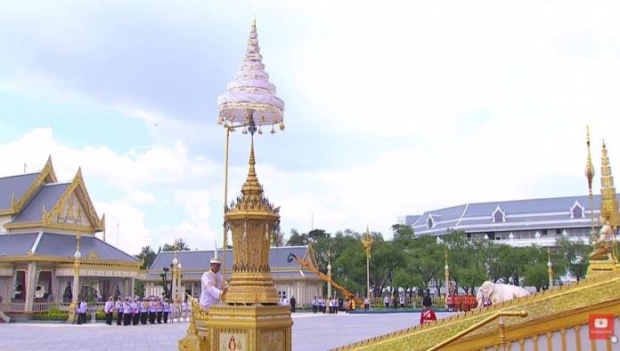 ประมวลภาพ‘ในหลวงร.10’ เสด็จนำพระบรมวงศานุวงศ์ตามพระบรมโกศ ยาตราเวียนอุตราวัฏ 3 รอบ