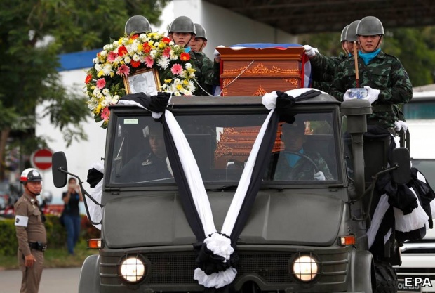 ชมภาพขบวนเกียรติยศเคลื่อนศพจ่าแซมฮีโร่ผู้สละชีพจากภารกิจถ้ำหลวง
