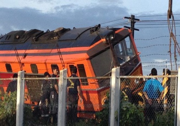 อีกแล้ว! รถไฟตกราง ที่สถานีบางซื่อ เหตุล้อหัวจักรหลุด