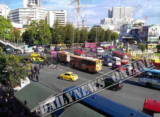 ทหาร-ตำรวจปิดล้อมพื้นที่ย่านราชประสงค์(ภาพชุด) 