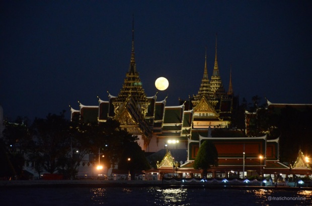 ชมภาพความงดงาม พระบรมมหาราชวัง คืนจันทร์เต็มดวง