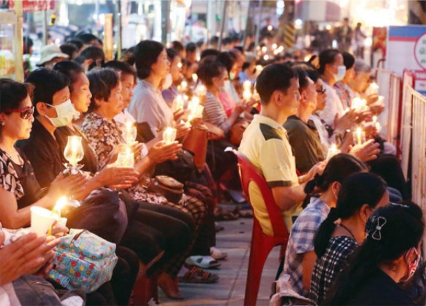 ดีเอสไอยอมถอย!!! พระขวางยึดตลาดกลาง จับ11สงฆ์-เณรถูกจ้างมาป่วน