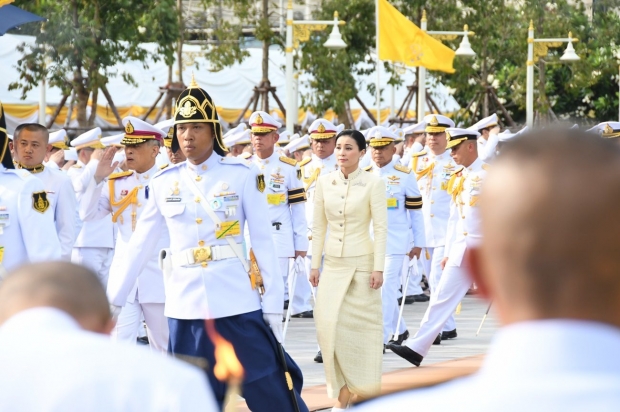 สมเด็จพระเจ้าอยู่หัว สมเด็จพระราชินี เสด็จฯ ถวายราชสักการะปฐมบรมราชานุสรณ์ (ภาพชุด)