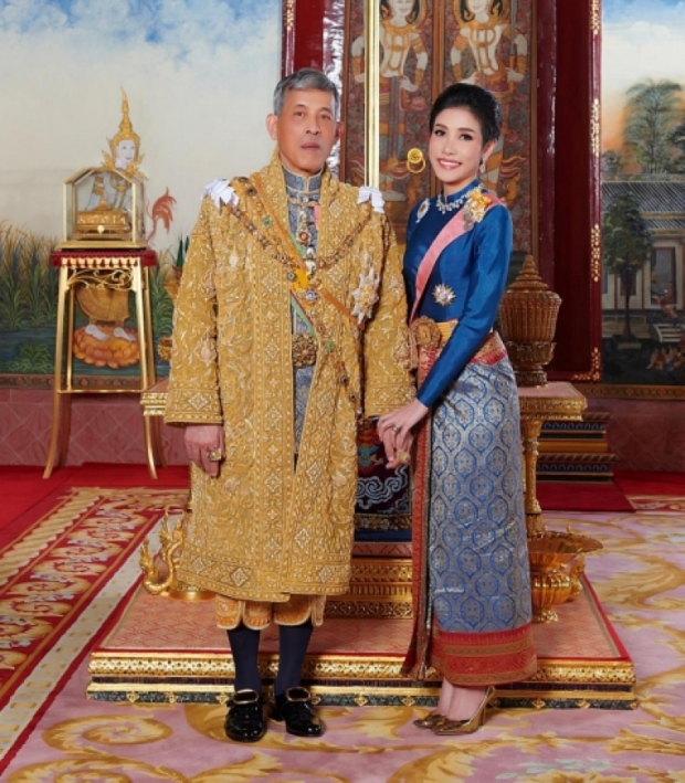 ภาพพระราชทานพระเจ้าอยู่หัว-เจ้าคุณพระสินีนาฏ