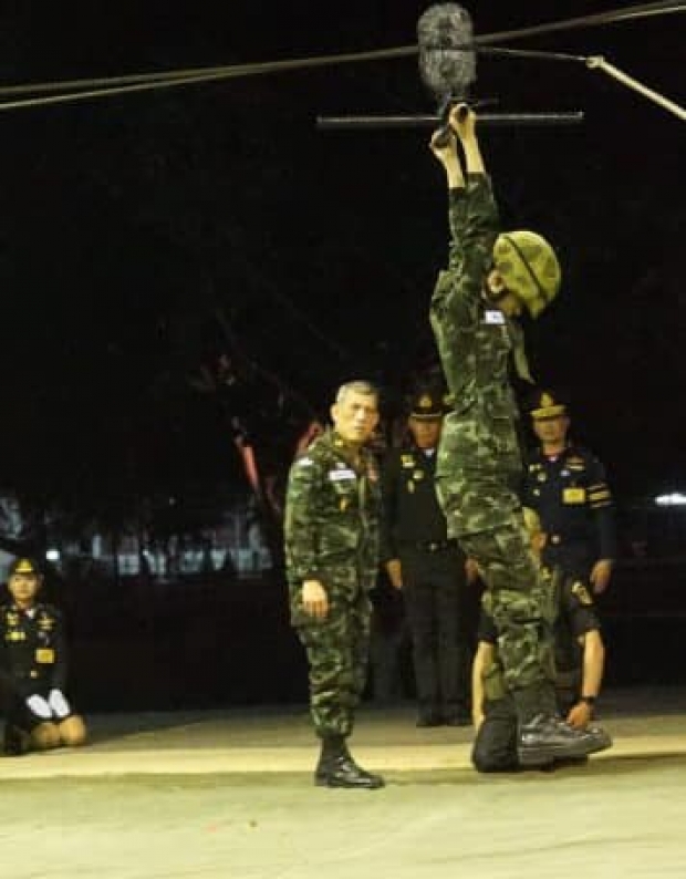 ภาพพระราชทานพระเจ้าอยู่หัว-เจ้าคุณพระสินีนาฏ