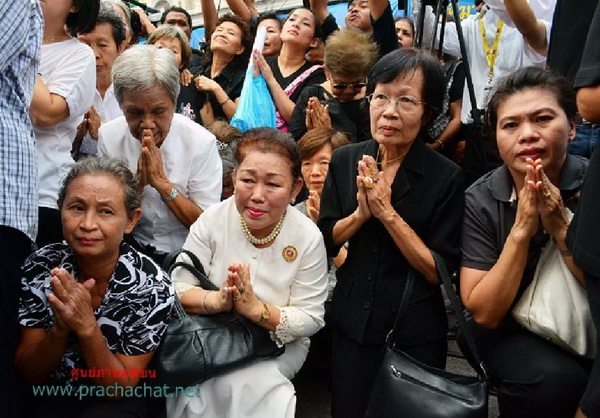 รวมภาพบรรยากาศประชาชนร่วมไว้อาลัยถวายแด่สมเด็จพระสังฆราช