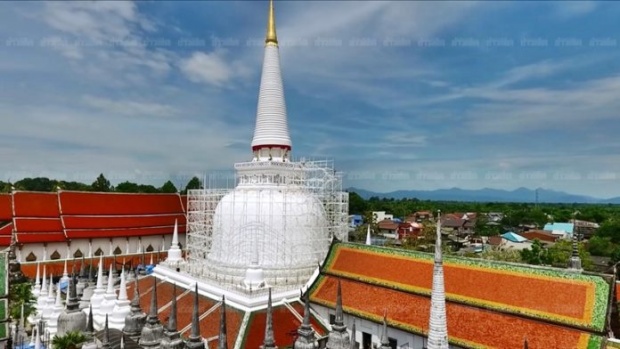 ‘กรมศิลป์’ ติดตั้งนั่งร้านเตรียมบูรณะปลียอดทองคำ ‘พระบรมธาตุเมืองคอน’