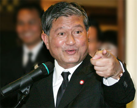 ‘เฉลิม’ลั่น‘โรเบิร์ต’มาไทย ไม่เกี่ยวการเมือง ย้ำฐานะทนายความ