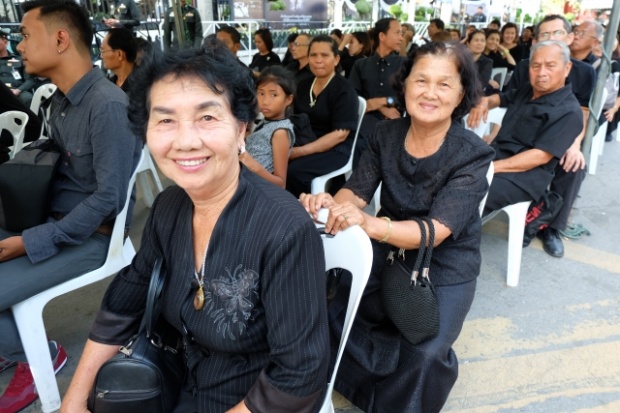 ถวายสักการะพระบรมศพ ต้องมาสักครั้งหนึ่งในชีวิต