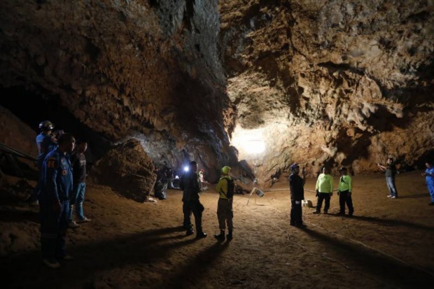 ในหลวง ทรงพระราชทานคำแนะนำ ในการช่วยเหลือ 13 ชีวิต ทีมหมูป่า ที่ติดถ้ำหลวง