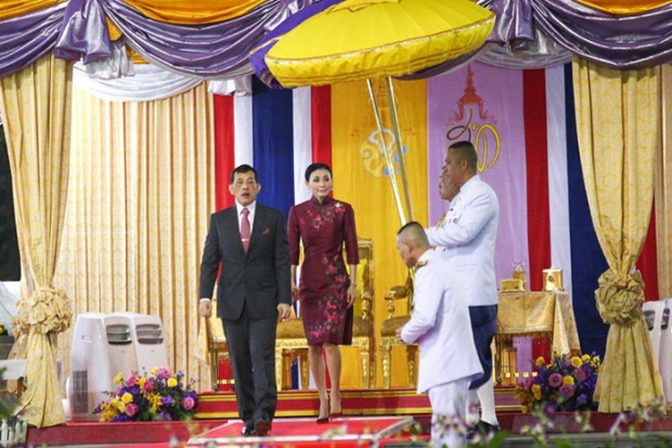 ในหลวง-ราชินีเสด็จฯเยาวราชเปิดงานใต้ร่มพระบารมี