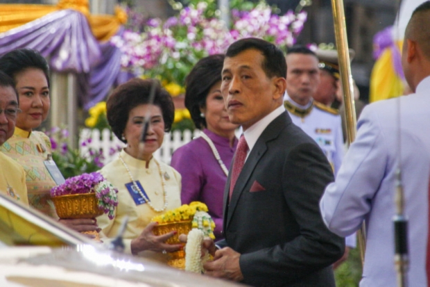 ในหลวง-ราชินีเสด็จฯเยาวราชเปิดงานใต้ร่มพระบารมี