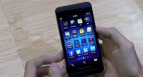 ภาพหลุด BlackBerry 10 L-Series คล้ายIPhone